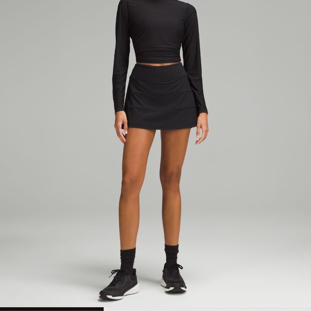Lululemon black 8 skirt nwot